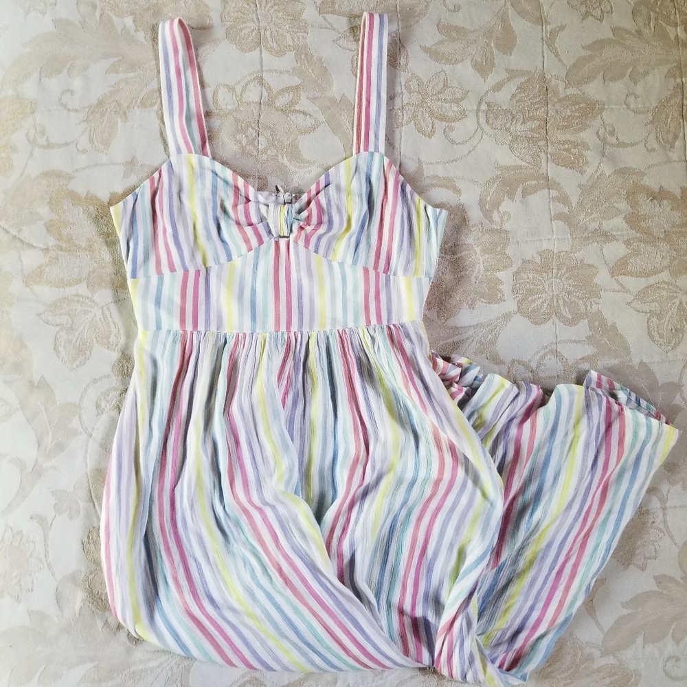Vintage Inspired Sweetheart Neckline Midi Dress